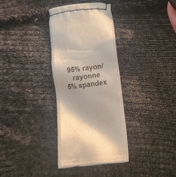 maurices- v neck rib tuck in tee - Picture 4 of 5